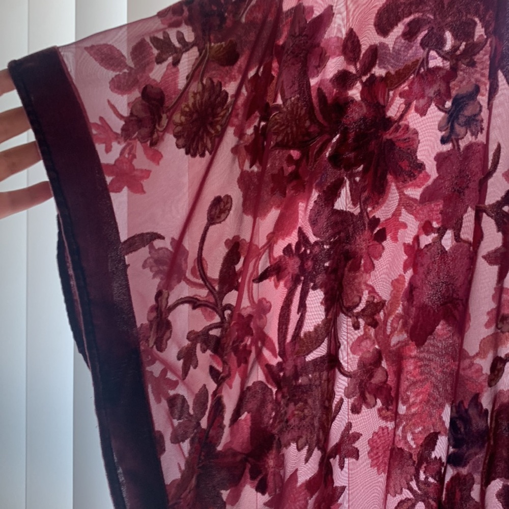 TORRID PLUS SIZE velvet burnout kimono size 1/2
